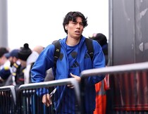 「移籍をしても、誰も責めない」昨季“英雄”の日本代表戦士がまさかの冷遇で出番激減…地元メディアは困惑　クラブは新たなMF獲得に関心で「退団を求めるかもしれない」