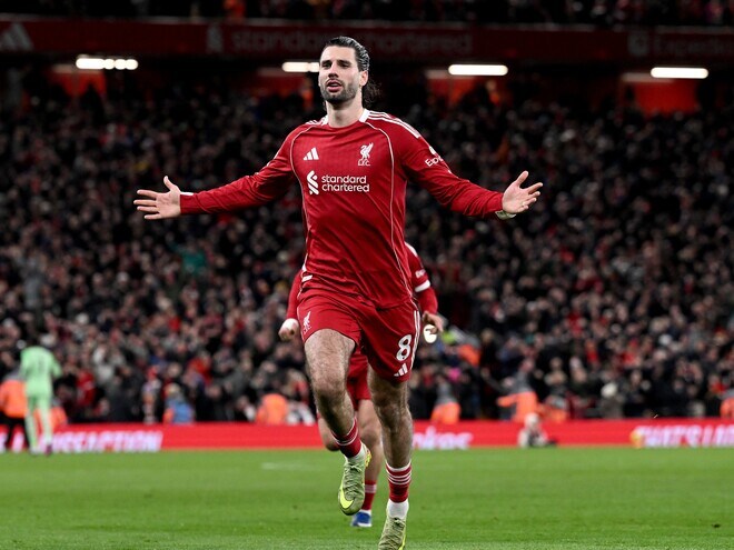 「歴代最高級のフリーキック」「絶対取れない」マンC相手に決めたリバプールMFの衝撃FK弾にファン大興奮！「めっちゃ曲がったな」「ドンナルンマ完全に固まってた」