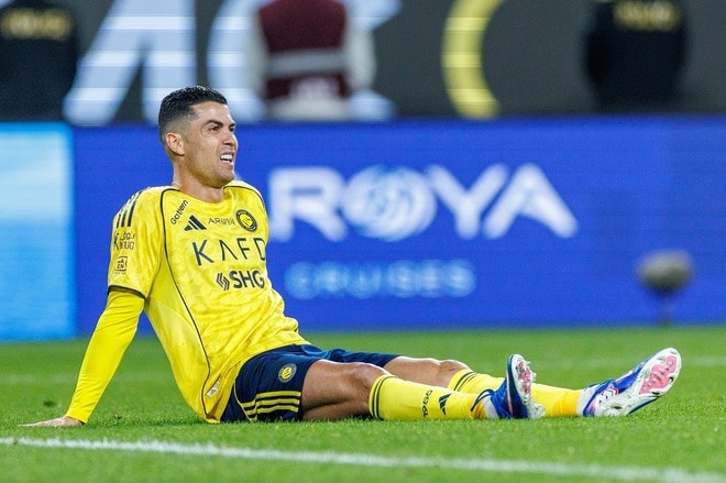 「放出する用意がある」ストライキ決行のC・ロナウド、“サウジ脱出”ならどこへ？ 英紙が挙げた５つの移籍先候補、最も可能性が高いのは「ロマンチックな復帰」