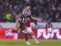 「ずっとチームにいたかのよう」「デュエルの３分の２以上を制した」１月にブンデスデビューしたばかりの日本代表DFをドイツ大手紙が絶賛！「ビルドアップでも信じられないほど冷静」