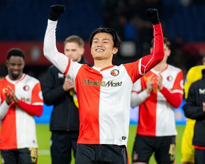 「かわいい＆かっこいいです」上田綺世のモデル妻が公開した記念日２ショットに反響！「幸せいっぱいのお裾分けありがとう」「素敵な写真すぎる」