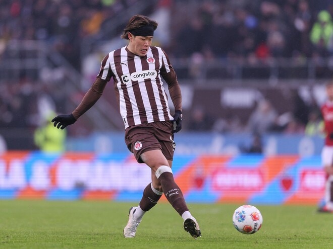 「２年前まで日本の２部でプレーしていた」なぜ安藤智哉はブンデスにすぐ適応できたのか。ザンクトパウリ指揮官や同僚が言及「彼は英語もドイツ語も話せないが…」