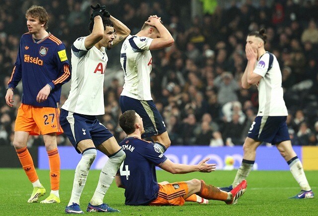 「朝にはクビだ」「フランクを辞めさせろ」衝撃の2026年プレミア未勝利…降格危機でサポ激怒！トッテナム指揮官はどう受け止める？