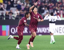 「美しすぎた」「50m超え０人抜きのゴラッソ」J１MVP→わずか１ゴール…復活を期す33歳が衝撃弾！大人気解説者も大興奮「スーパー！えげつない」