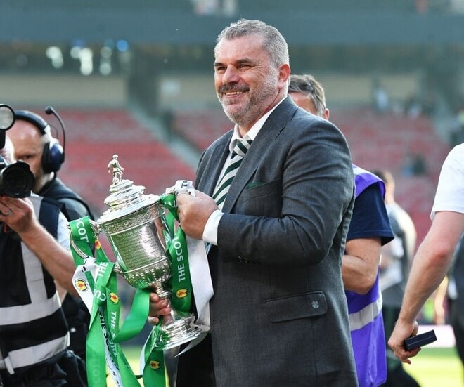 「伝説的なリーダーだ」欧州名門の元スタッフが、元Jクラブ指揮官を絶賛！「彼がもっと長く残っていたら…」