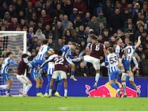 「いつまでこの状況を続けるんだ」リーグ戦６試合未勝利、直近13戦でわずか１勝…日本代表MF擁するプレミアクラブにファンは怒り「ゴールすら決められない」「信じられないパフォーマンス」