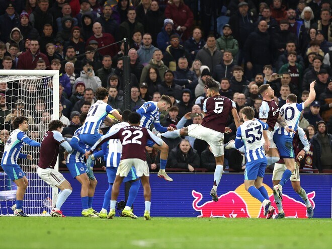 「いつまでこの状況を続けるんだ」リーグ戦６試合未勝利、直近13戦でわずか１勝…日本代表MF擁するプレミアクラブにファンは怒り「ゴールすら決められない」「信じられないパフォーマンス」