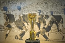 【W杯回顧録】第１回大会（1930年）｜参加国ゼロから始まった“祭典”の誕生。初代王者ウルグアイと９万人が揺れた隣国決戦