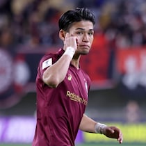 オフサイドで得点取り消し→７分後に今度は仕留める！ 佐々木大樹のドンピシャヘッド弾に「結局決める！」「強烈」の声【神戸】