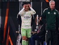 「最近はひどい」「完全に外すべき」“リーグ最高のMF”と評された28歳日本人の評価が急落…名門で不振、地元メディアが酷評「ファンタスティックだった選手が今は不安材料」