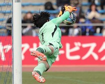 ２人の日本代表GKがPK戦で躍動！ 谷は２本、大迫は１本をストップ。堂々たる姿で勝利に導く