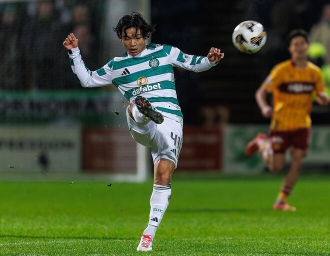 「退団もあり得る」不振で批判を浴びる日本代表MF、南米名門に電撃移籍の可能性を現地報道 W杯落選危機で「環境を変えるかもしれない」