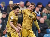 「なんてパスだ」「デ・ブライネだろ」英古豪28歳日本人の超絶クロスに現地ファン衝撃！「サッカー史上最高のアシストの一つ」