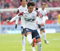 「自分の未熟さ、甘さが出た」アジア制覇に貢献した20歳の大学生MF、Jデビューから２試合目で痛恨のレッド…SNSで謝罪「申し訳ない気持ちでいっぱい」