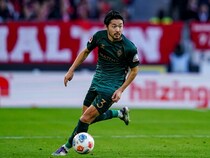 全試合スタメンだったドイツ古豪の日本代表DFが先発落ち。指揮官が明かした理由は？「理解してもらわなければならない」