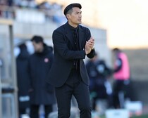 「ご飯一緒に行ってくれる優しい先輩です！」藤枝の槙野監督と人気お笑い芸人の２ショットに反響！「これからも良い関係が続きますように」「仲間って最高ですね」