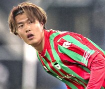 「どっちも上手い」「W杯で見たすぎる」日本代表→日本代表の鮮烈弾が話題！小川航基が上田綺世に次いでリーグ２位になった数字は？