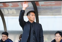 試合中継で話題沸騰！ J２藤枝、槙野智章監督のオシャレな“愛飲ドリンク”が再び脚光！ コーチの続報ショットに「これが噂の！」「スポンサード必至」の声