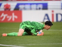 完璧に読まれた？ パネンカ→GK正面で難なくキャッチ。レイソルFWのPK失敗にファン反応「初めて見たかも」「蹴った勇気を賞賛したい」