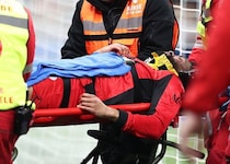 「スターが恐ろしい怪我」「数本の歯を失った」日本と対戦するイングランド代表に激震！30歳MFが顔面強打で重傷「W杯出場の夢は危機に瀕している」