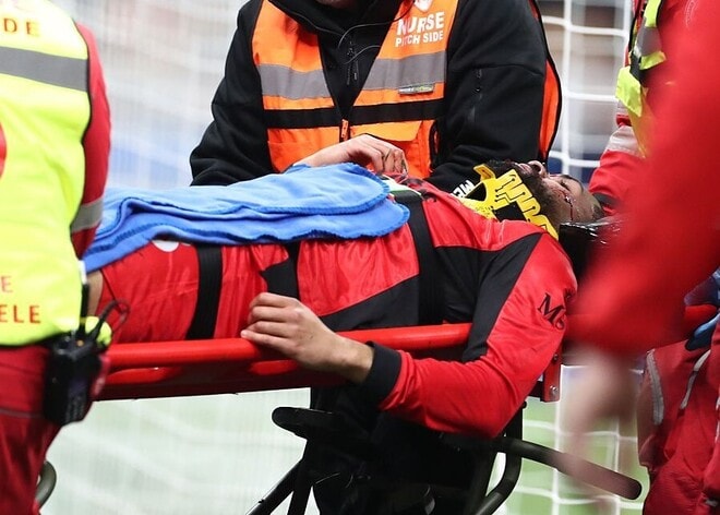 「スターが恐ろしい怪我」「数本の歯を失った」日本と対戦するイングランド代表に激震!30歳MFが顔面強打で重傷「W杯出場の夢は危機に瀕している」