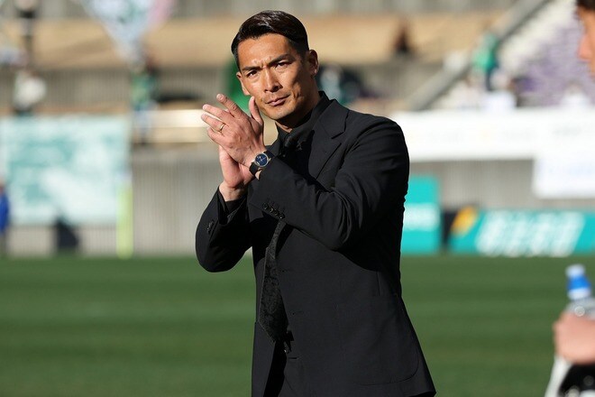 「弊害が出とるw」まさかの悶絶ハプニング！ J２藤枝の槙野智章監督が話題のマテ茶を“熱々”で…ファンからは「足負傷してる」「百点満点の画像」の声