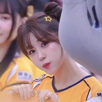 「脱アジア級のボディだ！」韓国の人気実力派チアが美脚際立つキャミ＆ショーパン姿でファン魅了！「美しすぎる」「女神のよう」