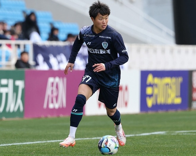 「博多のベッカム」鮮烈FKに神戸守護神はほぼ動けず。福岡の23歳DFが決めたプロ初ゴールに「うますぎる」「お見事」の声