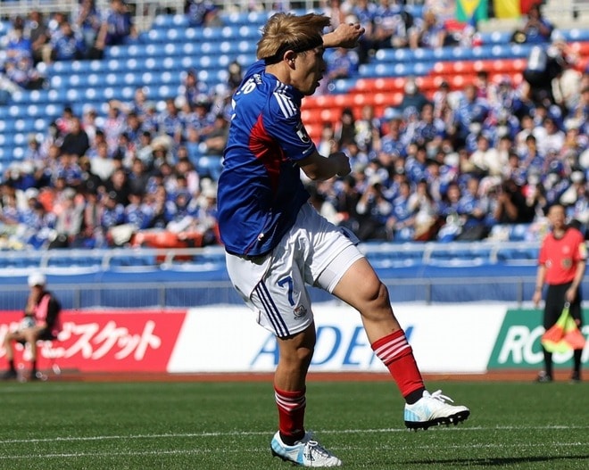 左足ダイレクトボレー! CKをそのまま。マリノス遠野大弥の衝撃ゴラッソ