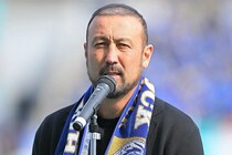 「俺の現役時代の胸トラップを見てないね」さっそく“闘莉王節”が炸裂！ 古巣浦和の決定機逸には辛口分析「難しいシュートじゃなかった」