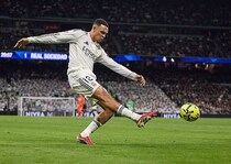 「過去10年で誰も到達できなかった領域」“驚異的な”マドリーのイングランド代表DFに番記者が驚嘆「ピッチを支配し始めた」【現地発】