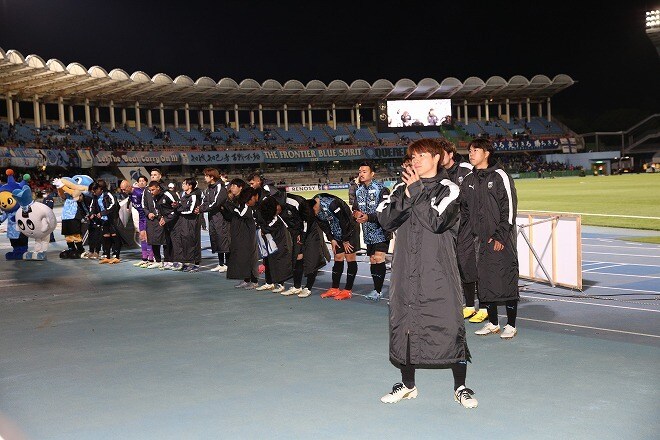 川崎の脇坂泰斗がPK戦制した水戸戦でサポーターと勝利を分かち合う“バラバラ”をやらなかった理由「僕が言わないと」