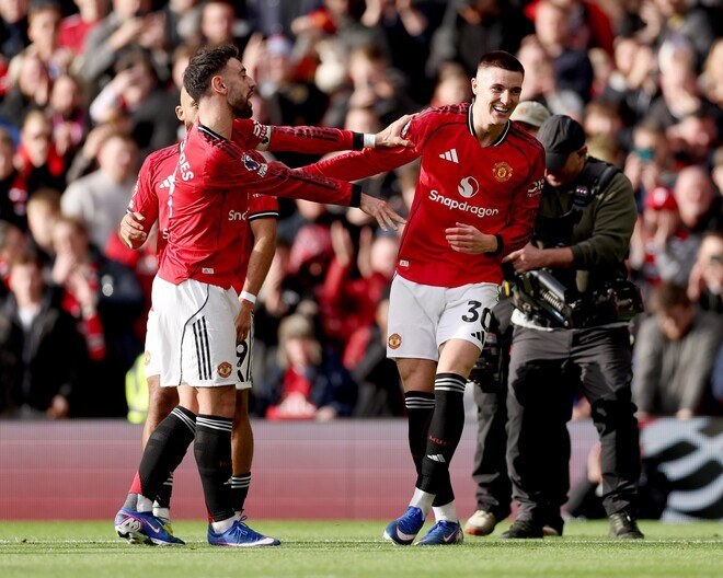 「間違いなく大きく成長した」プレミア7戦6発!マンUで躍動するスロベニア代表FWをOBのご意見番が称賛「今や自信に満ちている」