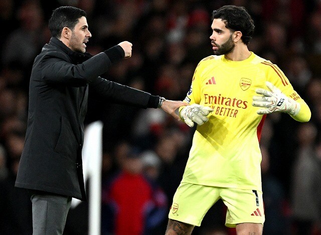 「心臓が止まりかけたが、ダビドの手が蘇生させてくれた」2年連続プレミア最少失点GKが監督の命を救う!終了間際に超絶プレー