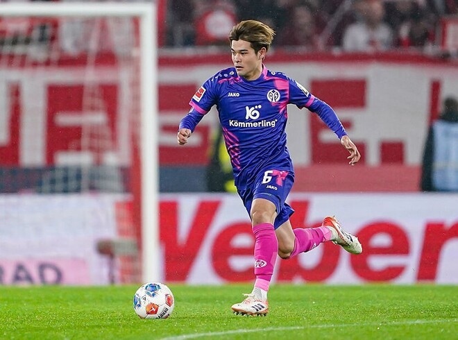 「凄まじい運動量」「驚異的」負傷した遠藤航の代役はこのMFだ！ドイツで躍動する25歳ボランチを海外絶賛！　ブンデス強豪の「リズムを絶えず崩した」