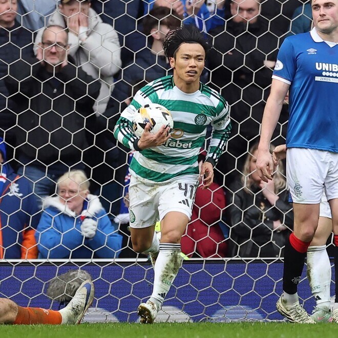 「質の高さを証明した」欧州名門でサブ降格の日本代表MF、宿敵相手に劇的弾！ 現地メディアが最高評価