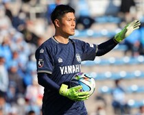 元日本代表GKが“欧州クラブ在籍時によく耳にした”レジェンドとの２ショットを公開！ 「お２人カッコイイです」「待ってました～！」などファン歓喜