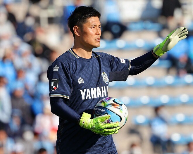 元日本代表GKが“欧州クラブ在籍時によく耳にした”レジェンドとの２ショットを公開！ 「お２人カッコイイです」「待ってました～！」などファン歓喜