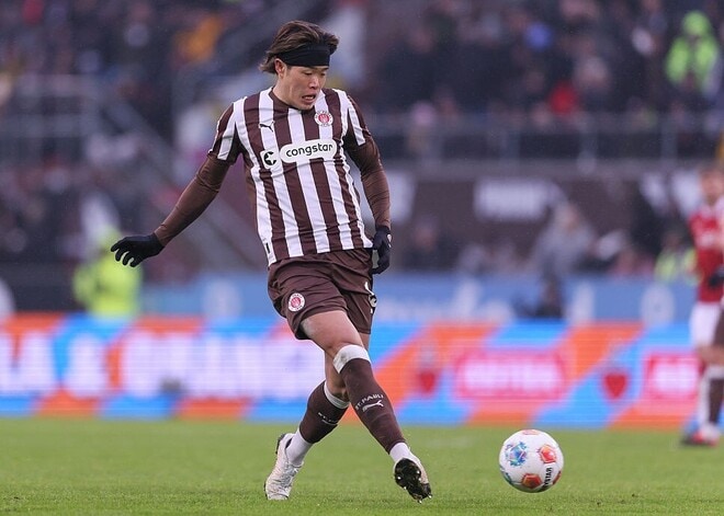 「獲得したのは天才的だった」ブンデス移籍で即レギュラー！躍動する27歳サムライ戦士をドイツメディアが絶賛！「彼には適応期間など必要なし」「センセーショナルな偉業」