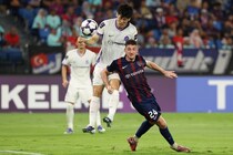 広島はマレーシア強豪ジョホールに１－３敗戦。前半の退場で10人に…数的不利が響き、ラウンド16のアウェー第１戦を落とす【ACLE】