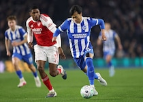 日本代表に激震！三笘薫が左足首を負傷、HTで交代　ブライトンは首位アーセナルに０－１敗戦