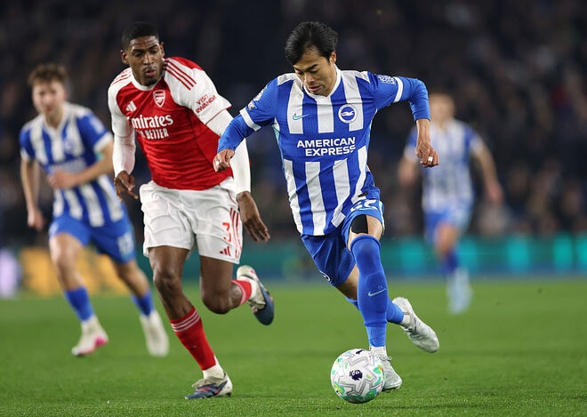 日本代表に激震！三笘薫が左足首を負傷、HTで交代　ブライトンは首位アーセナルに０－１敗戦