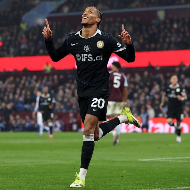 「化け物すぎる」「現代CFの完成系」CL出場権争いを占う上位対決でハット達成！ チェルシーのセレソンFWにファン驚嘆！「移籍市場で１番の大当たり補強」