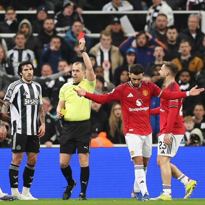 好調マンU、キャリック体制で初黒星…10人のニューカッスルに１－２敗戦も、指揮官の言葉に悲観なし「我々にはまだすべてが懸かっている」