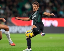 「以前から目指してきた」30歳日本代表が契約満了→念願のプレミア移籍も！イングランド古豪の関心が再燃「中盤に経験をもたらせる」