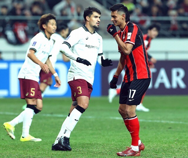 「完全に僕の責任。謝罪した」神戸GK前川黛也にPKを止められ、ソウルFWが消沈→主将が雰囲気を一変させる神対応【ACLE】