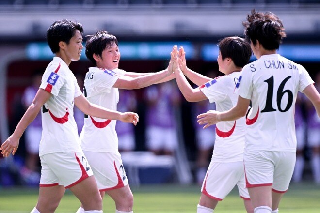 ５発完勝の北朝鮮女子「実に容赦なかった」。韓国メディアが“南北対決”占う「厳しいトーナメントの組合せに」【女子アジア杯】