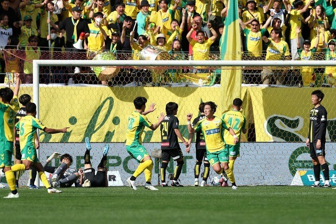 やっと勝った！ 17年ぶりJ１復帰ジェフが待望の今季初勝利！ 注目のダービーで柏に２－１競り勝つ