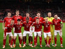 「決して失敗しない」「Vネックが大好き」３大会連続のW杯出場を狙うデンマーク代表、新ユニホームが母国で大好評！「長袖バージョンがかっこよすぎる」