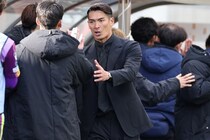 「相手の攻撃は怖くなかった」藤枝の槙野智章監督が確信した勝利。静岡ダービーをPK戦で制す「もう勝つと思っていました」